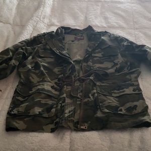 NWT Vigoss army camo 1x jacket